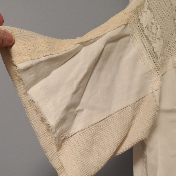 POL Women's Cream Lace Blouse - Picture 6 of 7